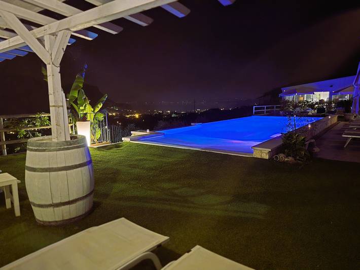 Ferienwohnung für 2 Personen, mit Garten und Seeblick in Garda