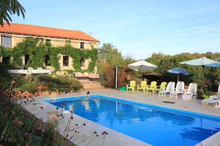 Cottage pour 11 personnes, avec jardin et vue ainsi que piscine et terrasse à Lizant
