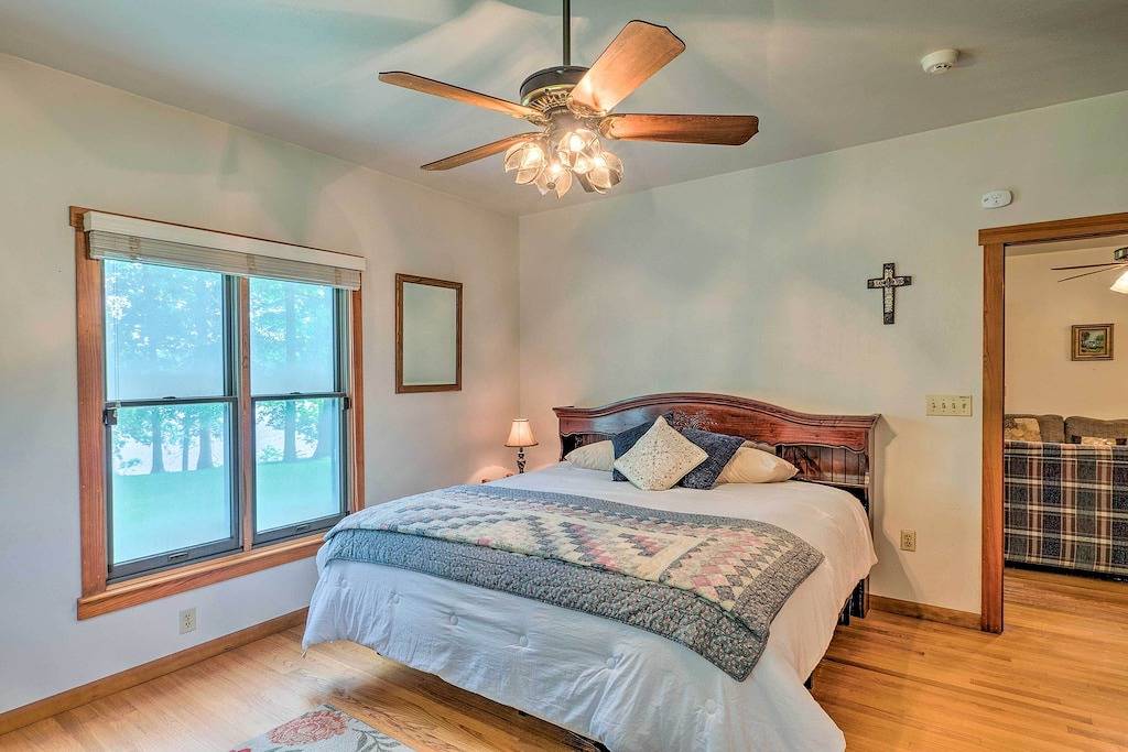 Beautiful Toledo Bend Retreat w/ Private Dock in Toledo Bend Reservoir