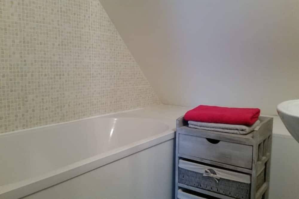 Appartement entier, F2 dans un calme absolu in Dives-sur-Mer, Région de Lisieux