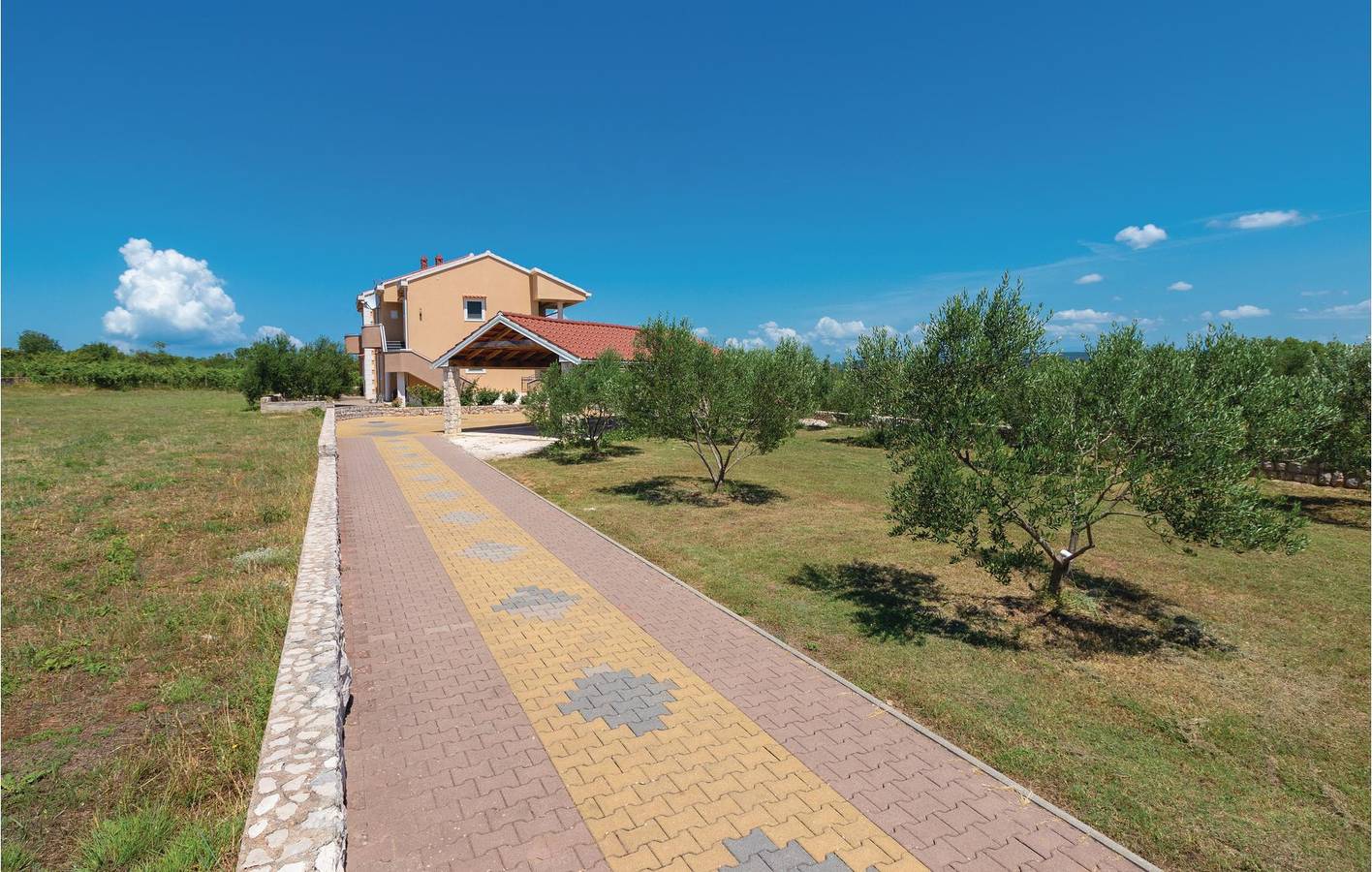Aluguer com vista para o mar: Apartamento acolhedor com piscina e terraço perto da cidade de Pasman in Pasman Cidade, Pasman