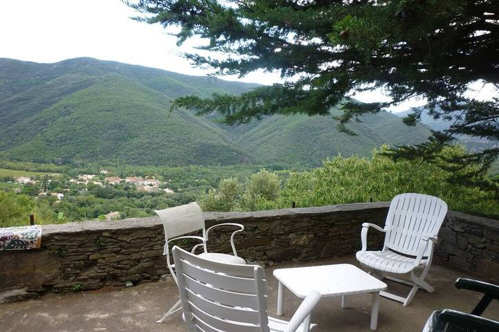 Gîte pour 6 personnes, avec terrasse et jardin à Colombières-sur-Orb