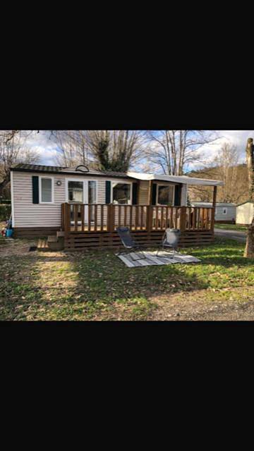 Camping pour 6 personnes, avec Terrasse et Jardin ainsi que Piscine et Vue