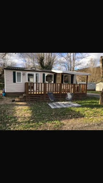 Camping pour 6 personnes, avec vue et jardin ainsi que terrasse et piscine - 1