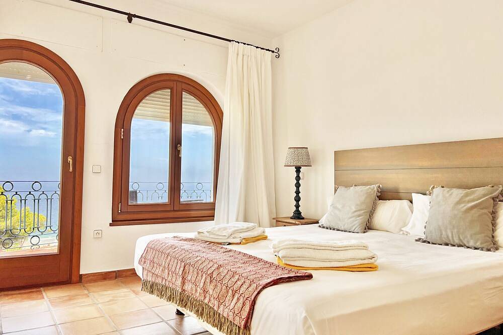 Acogedora villa con estilo andaluz. Free Wifi in Playa de los Alemanes, Tarifa