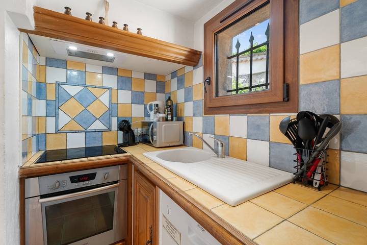 Gîte pour 6 personnes, avec terrasse et jardin, animaux acceptés à Le Bar-sur-Loup - 4