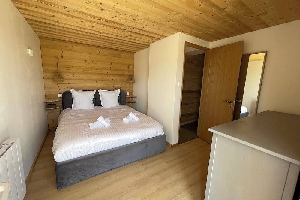 Chalet les Brimbelles, 8min from Lac de Gérardmer on the edge of the forest with view in Le Tholy, Épinal und Umgebung