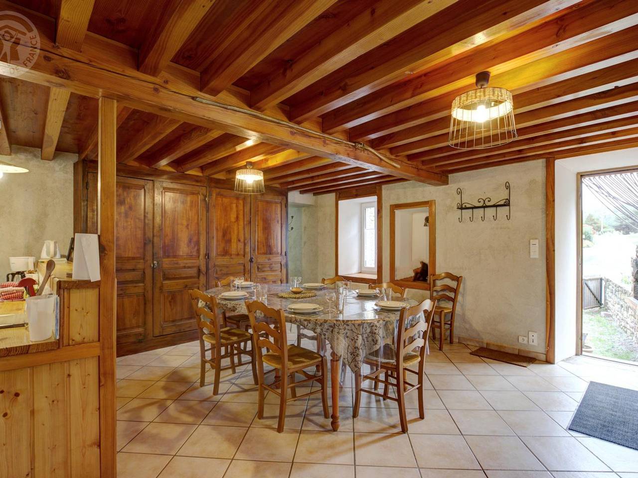 Gîte chaleureux dans parc naturel avec animaux admis et confort moderne in Saint-Bonnet-le-Courreau, Montbrison