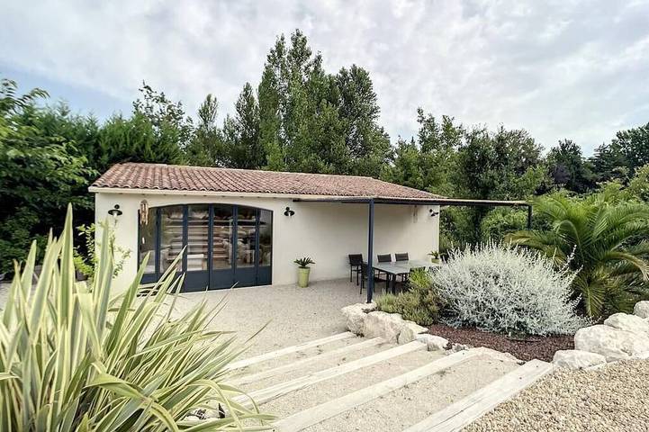 Ganze Wohnung, Gite au Calme Avec Piscine in Noves, Arles und Umgebung
