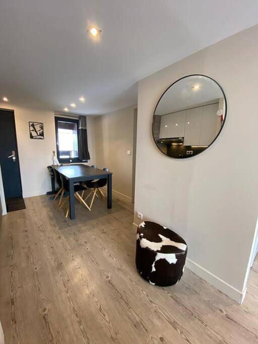 Entire apartment, Alpe d'huez quartier jeux 50 m2-100 m des pistes in Huez, Écrins National Park
