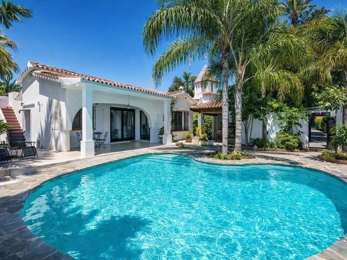 Finca für 10 Personen, mit Garten und Terrasse in Estepona