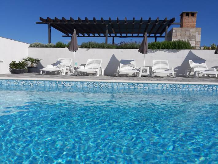 Ferienwohnung für 6 Personen, mit Terrasse und Pool in Starigrad - 2