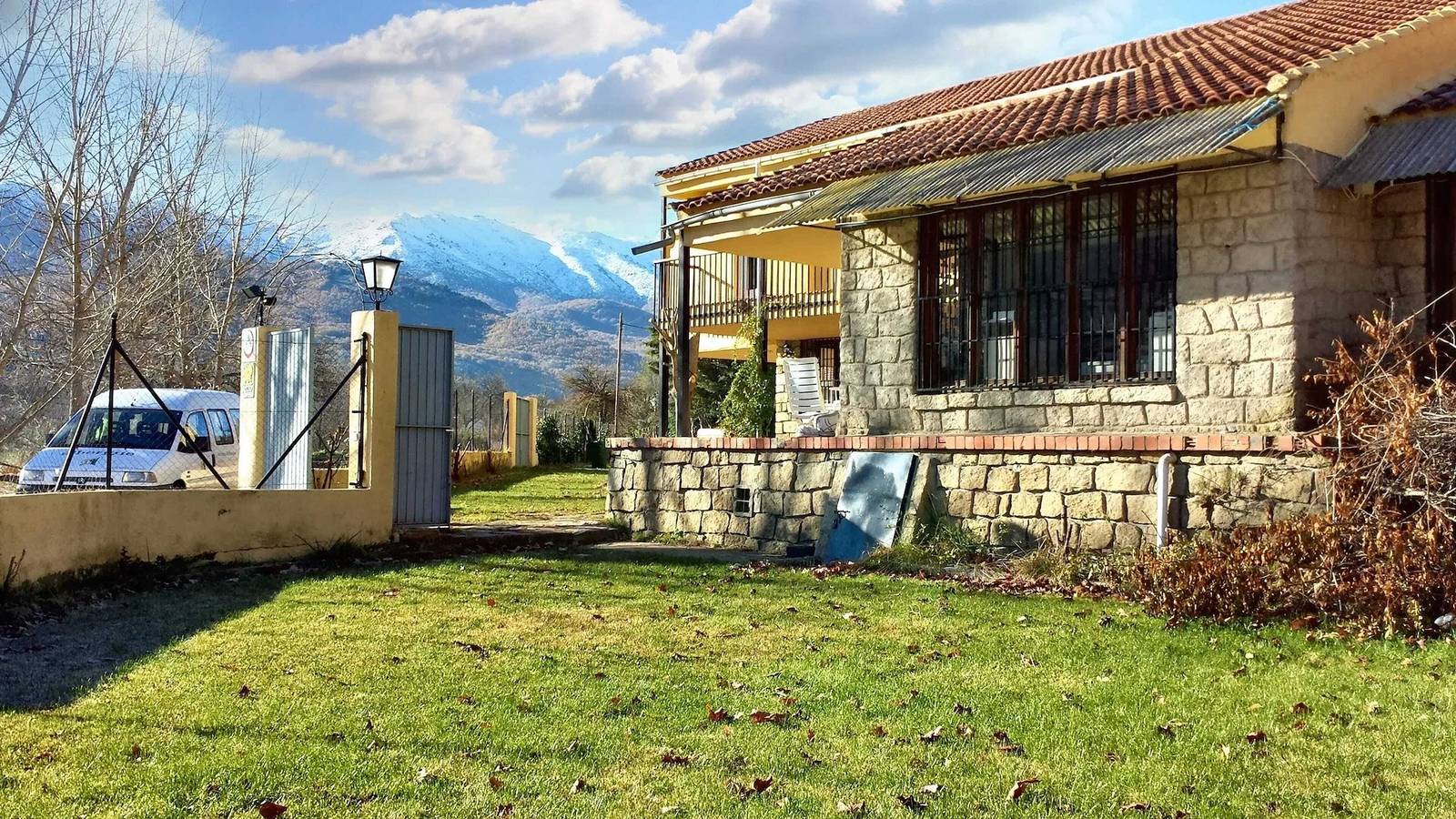 Spacious house in Navaluenga with lake view in Navaluenga, Valle del Alberche