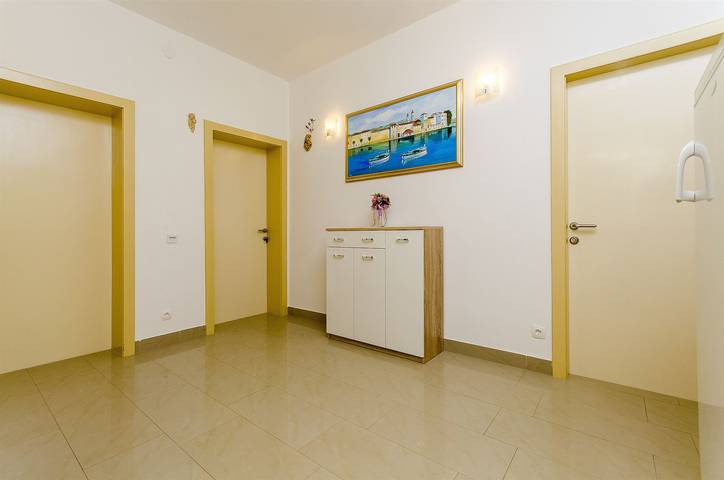 Ferienwohnung für 8 Personen, mit Balkon auf Ciovo - 3