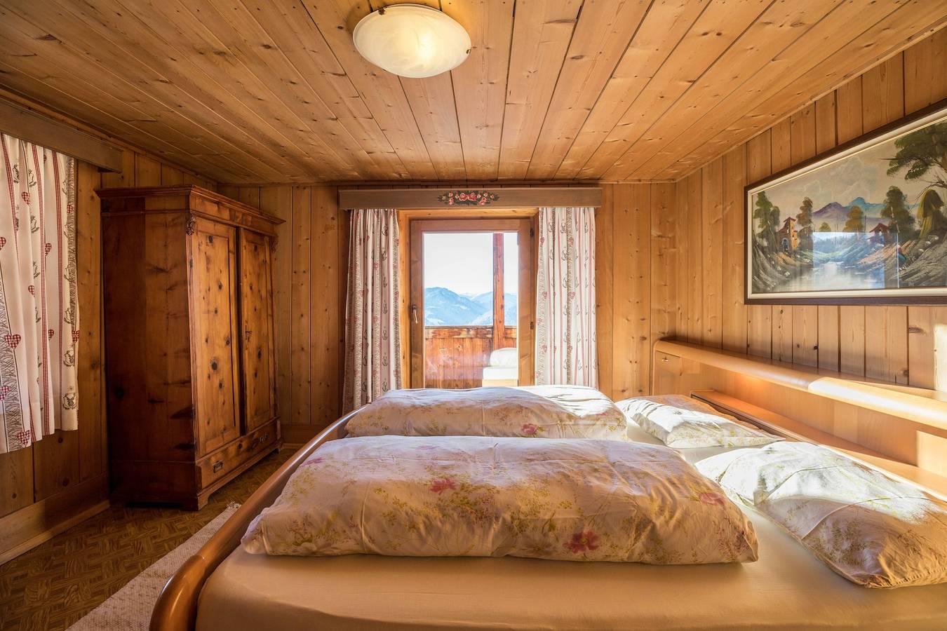 Geheel appartement, Vakantie bij Farmyard Rosshof - Vakantie Appartement Primo Piano met Wi-Fi & Balkon in San Martin de Tor, Dolomiti Superski