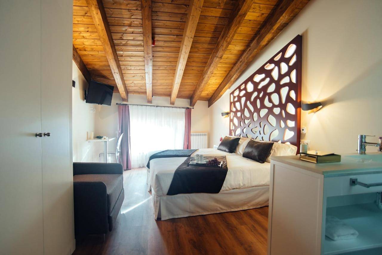 Hotel Rural Pinares de Soria in Molinos de Duero, Provincia de Soria