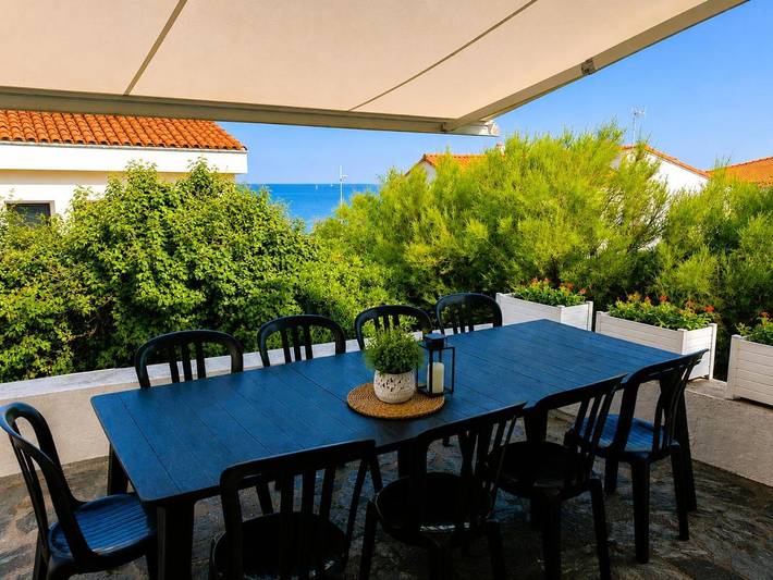Location de vacances pour 10 personnes, avec vue ainsi que terrasse et jardin dans Plage de Tanchet - 3