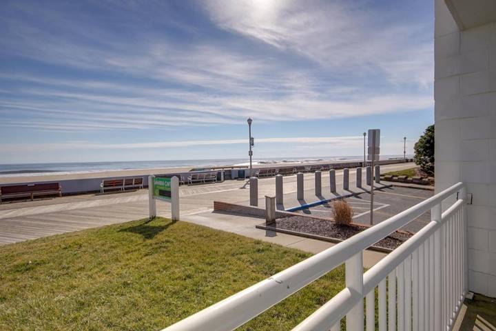 Hotel für 4 Personen, mit Ausblick und Pool sowie Balkon - 1