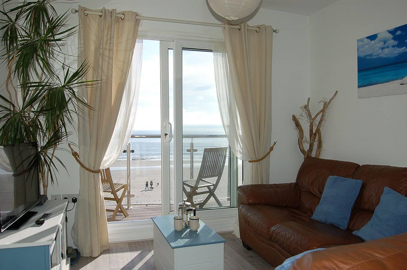 Chwerthin Y Mor Beach House in Tywyn, Snowdonia