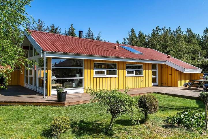 Ferieudlejning for 6 personer, husdyr tilladt i Hune