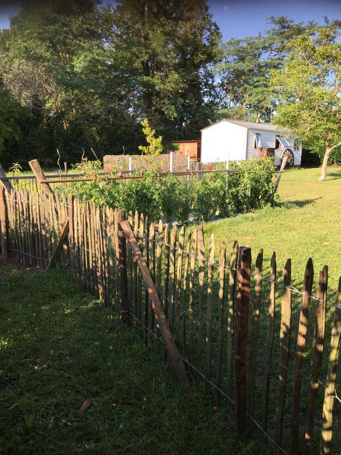 Gîte pour 4 personnes, avec Terrasse ainsi que Jardin et Vue à Périssac - 4