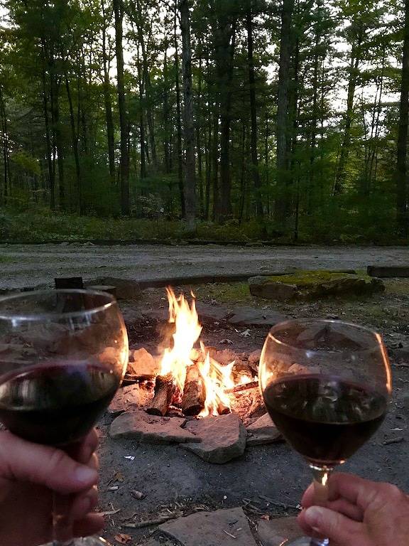Log cabin for 15 people, with yard and terrace, with pets in Raystown Lake