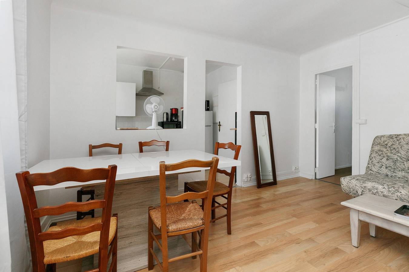 Appartement entier, Houat - Appartement 4 personnes avec terrasse partagée et Wi-Fi in Le Croisic, Côte d'Amour