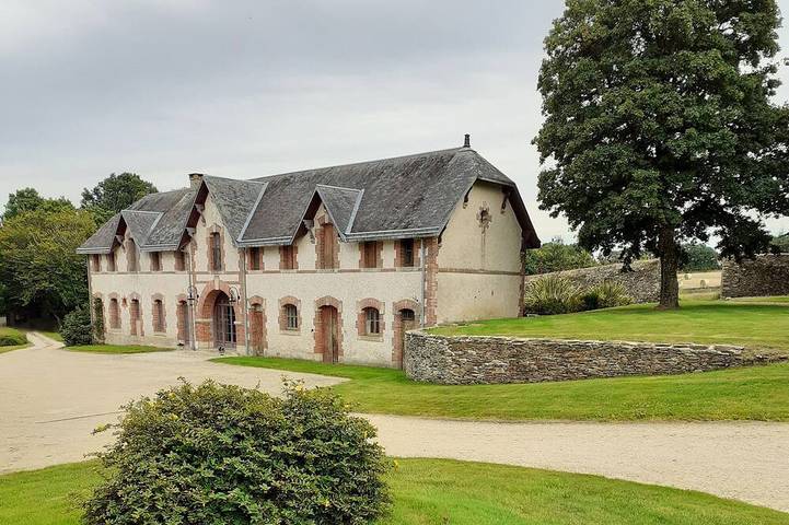 Location de vacances pour 8 personnes, avec Jardin à La Mothe-Achard