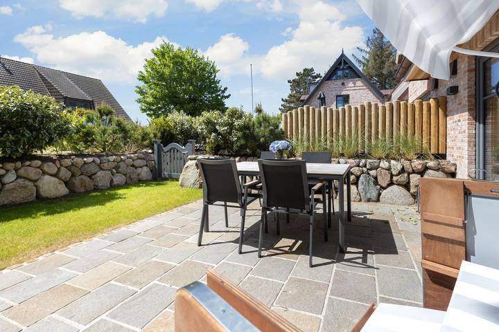 Hausteil im Erd- und Obergeschoss mit ca. 80 qm Nutzfläche für bis zu 4 Personen in Tinnum, Sylt (Gemeinde)