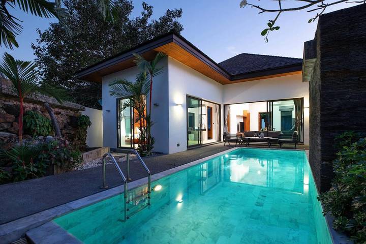 Villa för 6 Personer, med balkong och pool i Kamala