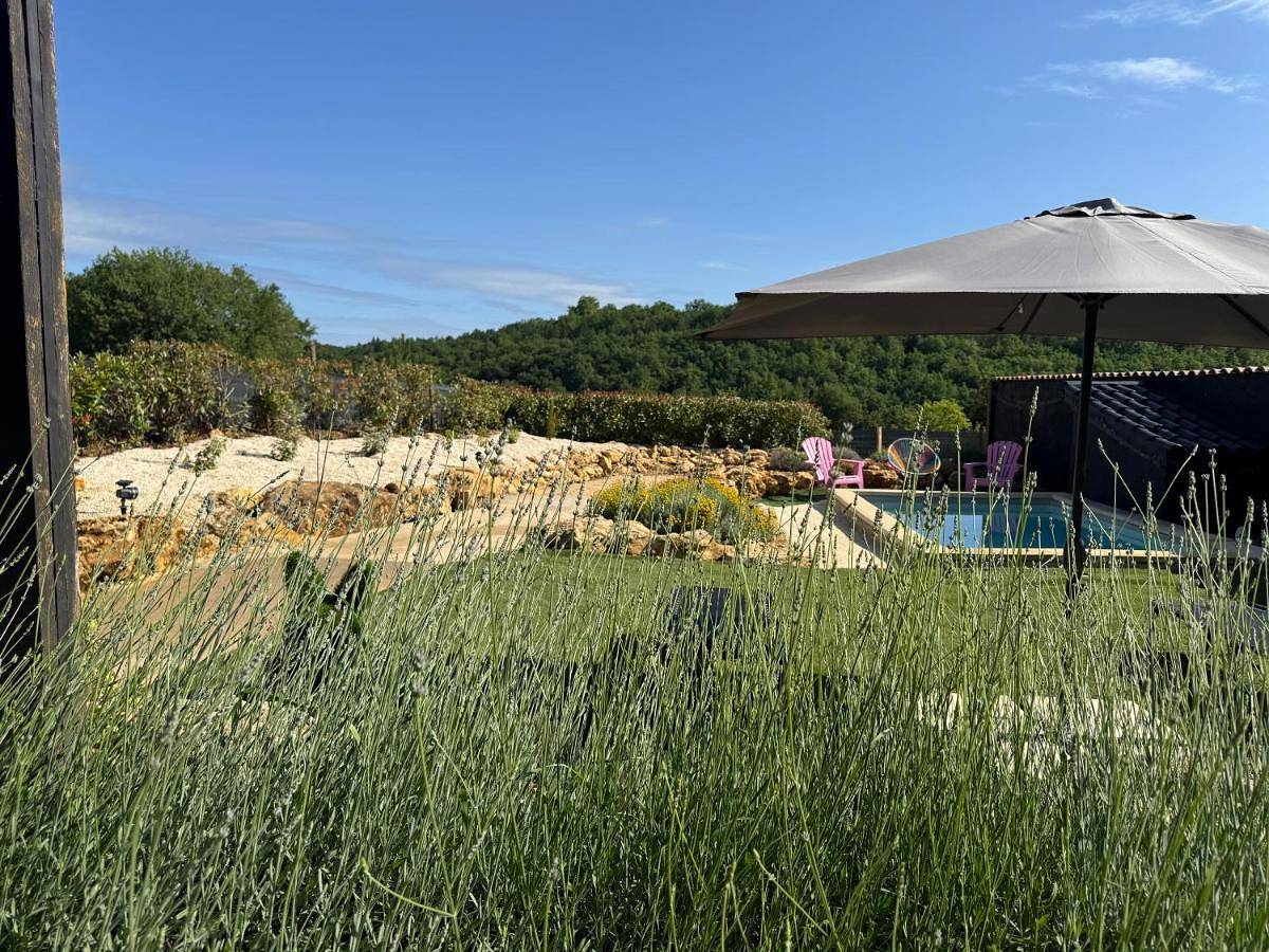 Le 007 Refuge -Rurale gîte élégant piscine privée in Queyssac, Périgord Pourpre