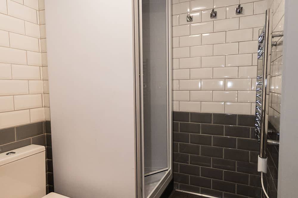 Entire apartment, 1 Bedroom Newton Apartment. Free Parking. Garden. Wigan in Wigan, Greater Manchester