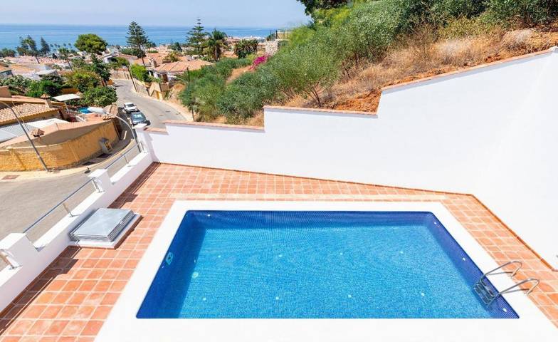 Apartamento de vacaciones para 7 personas, con balcón además de piscina y vistas en Axarquía