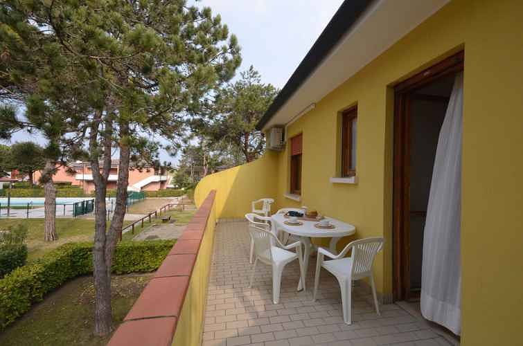 Entire holiday apartment, Holiday apartment mit Klimaanlage und Balkon  in Bibione, Venice Province