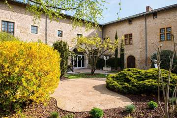 Hôtel pour 2 personnes, avec terrasse et jardin à Villefranche-sur-Saône