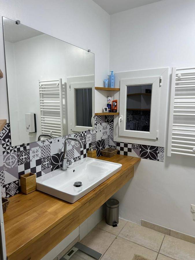 Appartement de vacances entier, Villa des Palmiers, Chambres pour se reposer & Cuisine partagée in Villeneuve-sur-Lot, Quercy