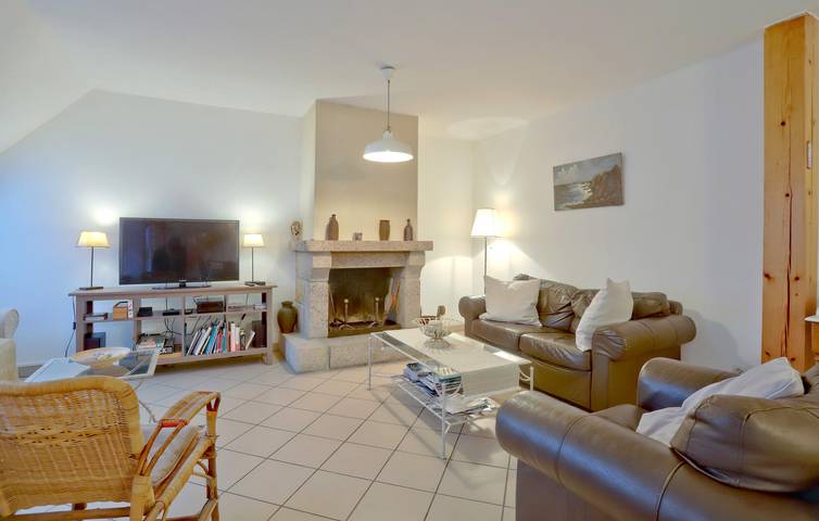 Acogedor apartamento junto a la playa con WiFi, TV, aparcamiento y jardín in Quettehou, Región de Cherbourg