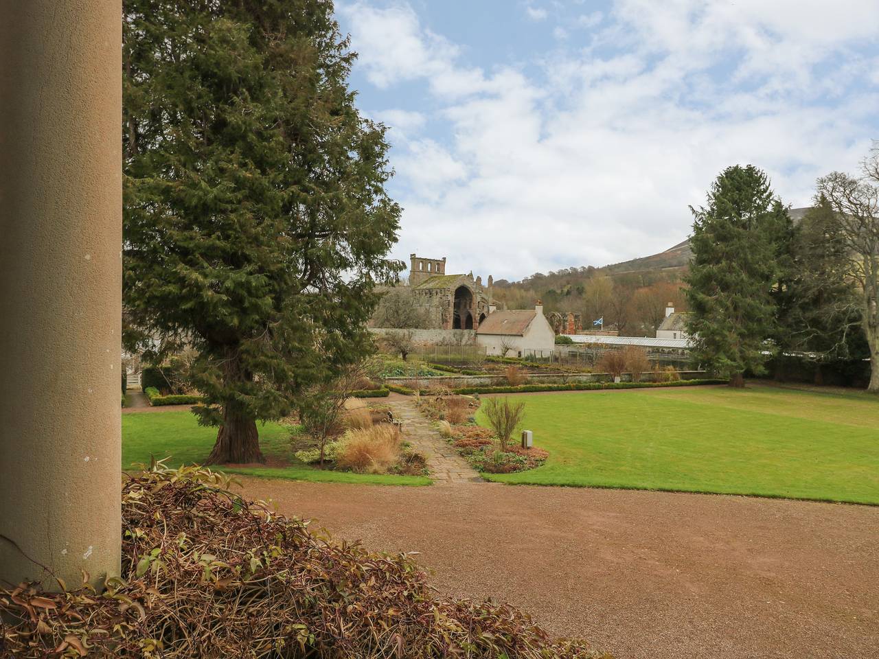 Harmony House - Harmony Gardens in Melrose, Scottish Borders