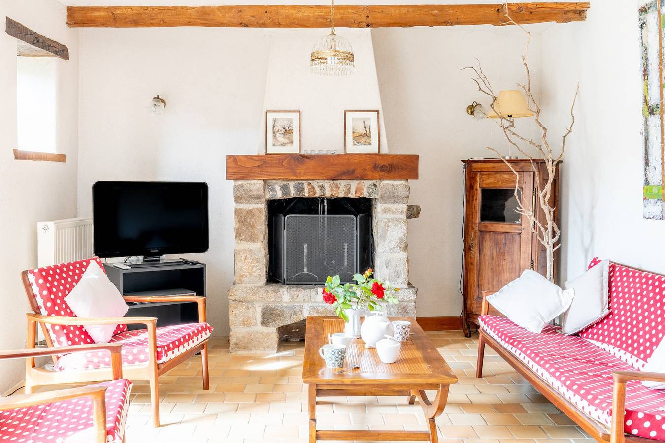 Holiday Home 'Ville Daniel' with Private Terrace, Private Garden and Wi-Fi in Pordic, Côte de Goëlo