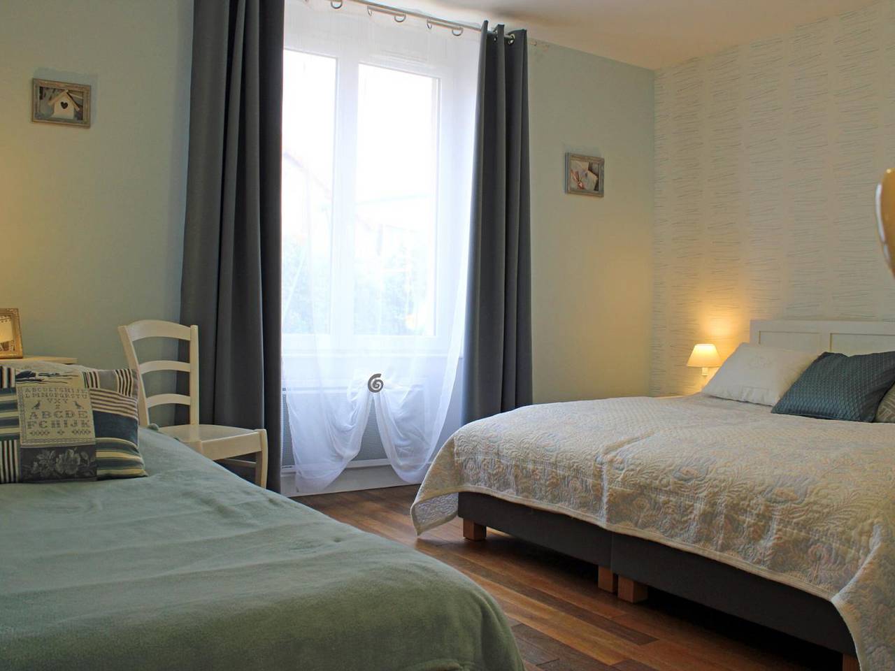 Renovated countryside family cottage with garden in Cindré, Vichy en omgeving