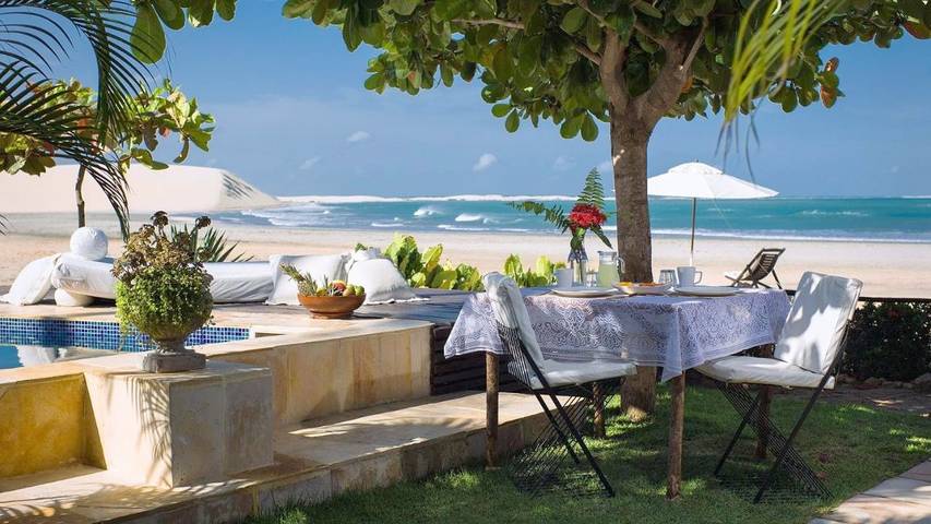 Hôtel pour 4 personnes, avec balcon ainsi que piscine et jardin