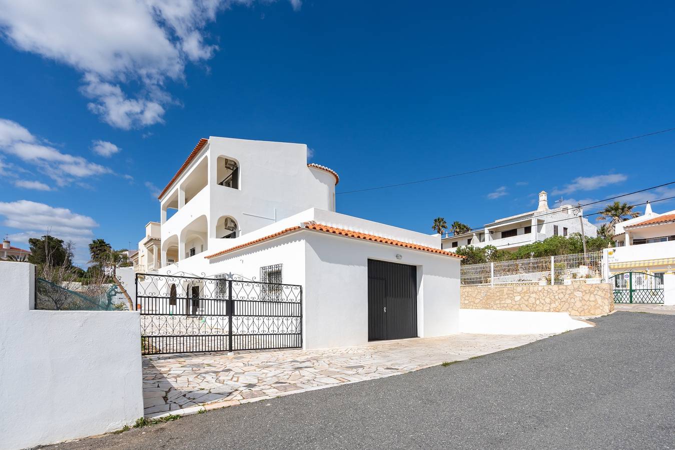 Holiday Home 'Estrela Do Mar' with Sea View, Wi-Fi and Air Conditioning in Carvoeiro, Lagoa