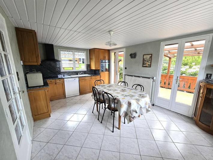 Gîte pour 5 personnes, avec piscine et vue ainsi que sauna et jardin dans Saut Du Bouchot - 4