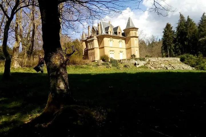 Castle for 16 people, with garden - 1