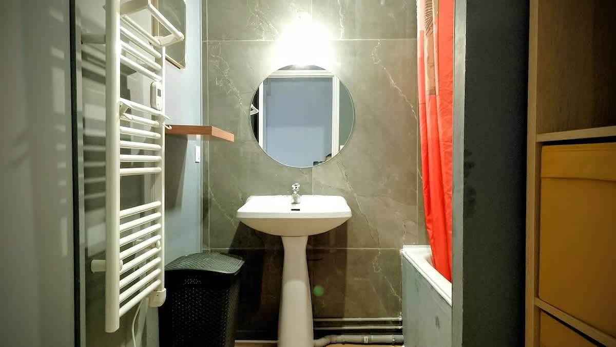 Appartement entier, Appartement de vacances pour 6 personnes in Liévin, Région de Lens