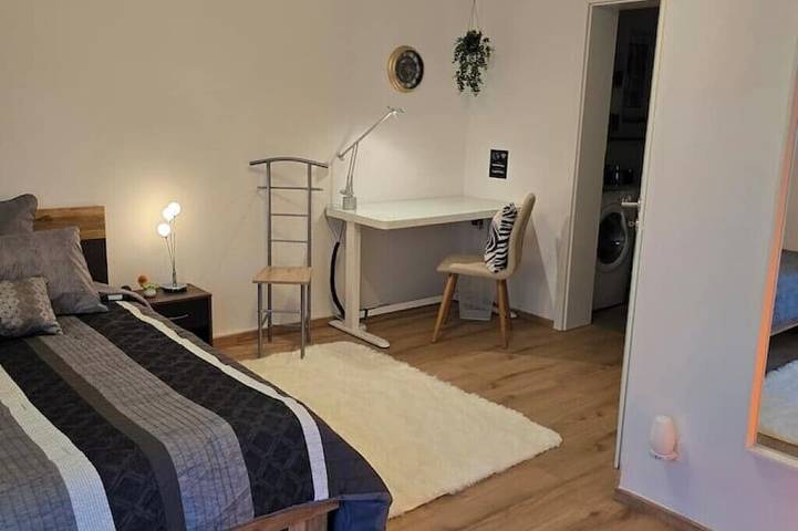 Ganze Wohnung, Klein aber Oho, vor den Toren Kölns in Pulheim, Rhein-Erft-Kreis