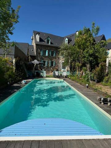 Double Room with Private Bathroom in Accous, Béarn