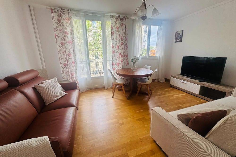 Appartement entier, Charming & comfy 3 rooms apart near Paris with direct access to Metro & airports in Cachan, Val-de-Marne