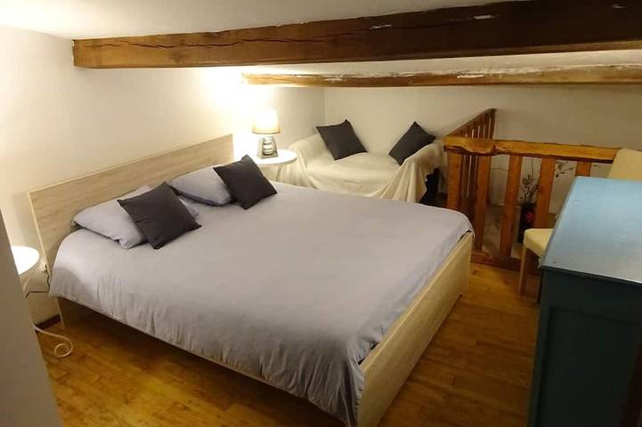 Gîte pour 5 personnes, avec piscine ainsi que terrasse et jardin, animaux acceptés à Les Eyzies-de-Tayac-Sireuil - 2