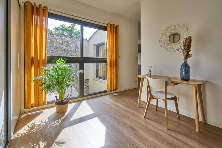 Gîte pour 4 personnes, avec piscine ainsi que jacuzzi et jardin à Pezens - 2